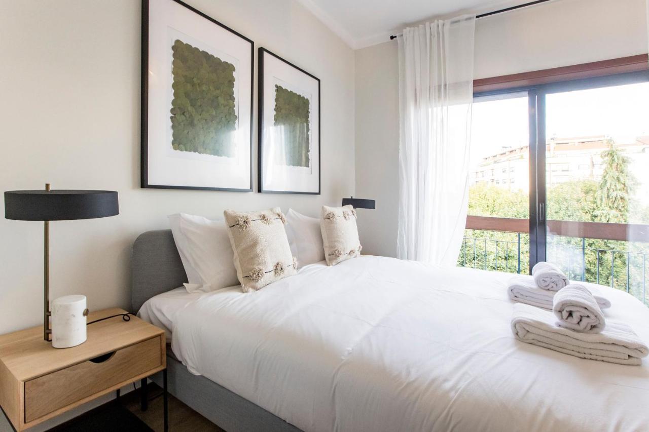 2Br Flat In Bonfim W/ Ac & Balcony By Lovelystay OOporto Esterno foto