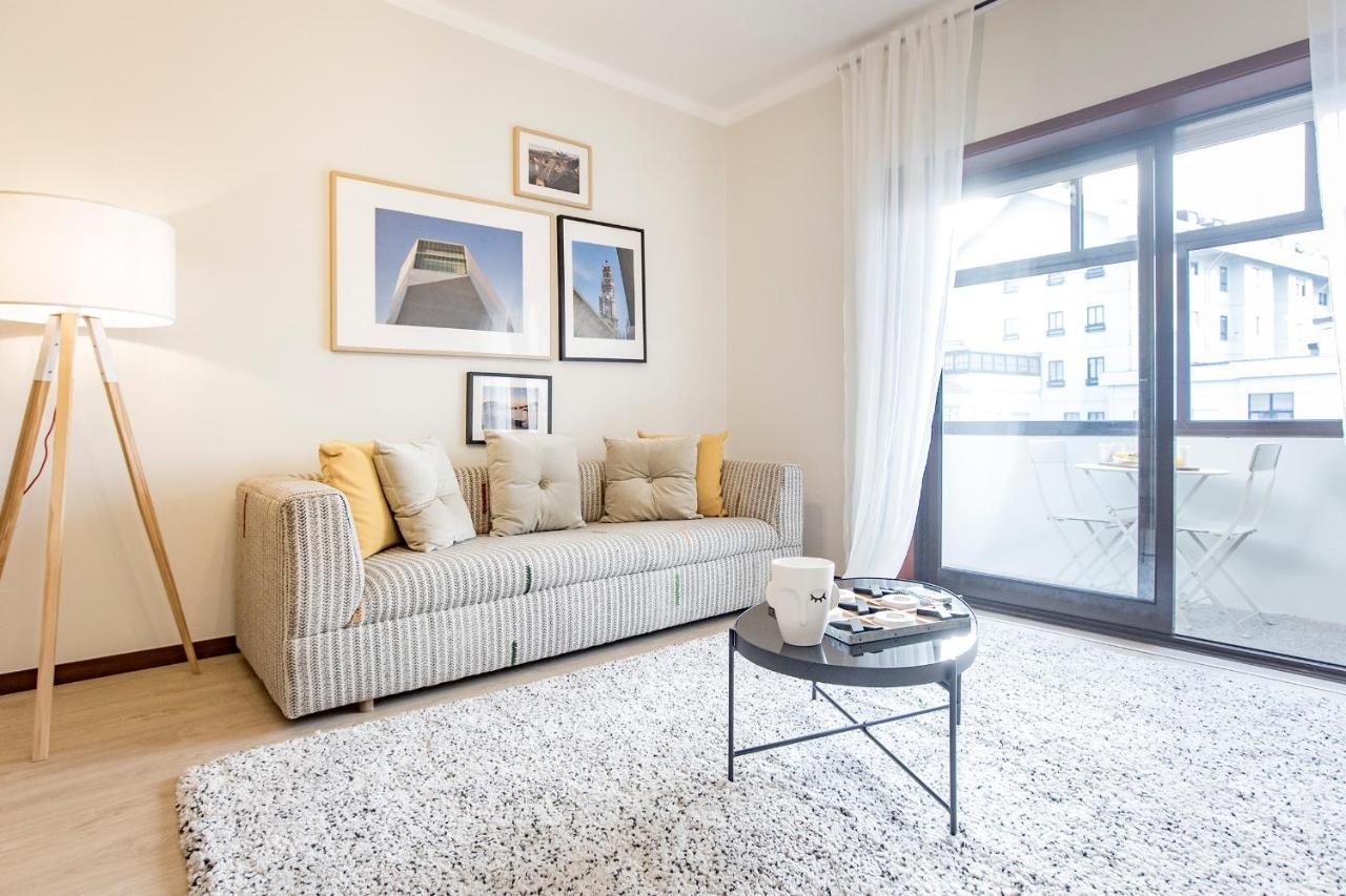 2Br Flat In Bonfim W/ Ac & Balcony By Lovelystay OOporto Esterno foto