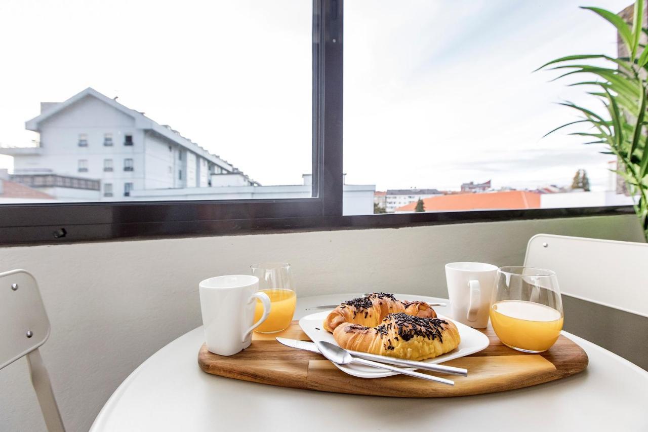 2Br Flat In Bonfim W/ Ac & Balcony By Lovelystay OOporto Esterno foto