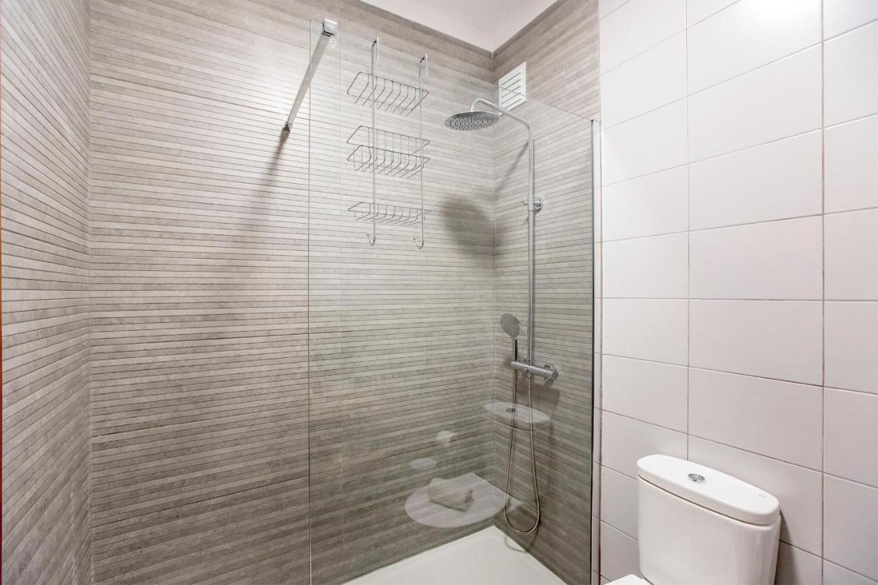 2Br Flat In Bonfim W/ Ac & Balcony By Lovelystay OOporto Esterno foto